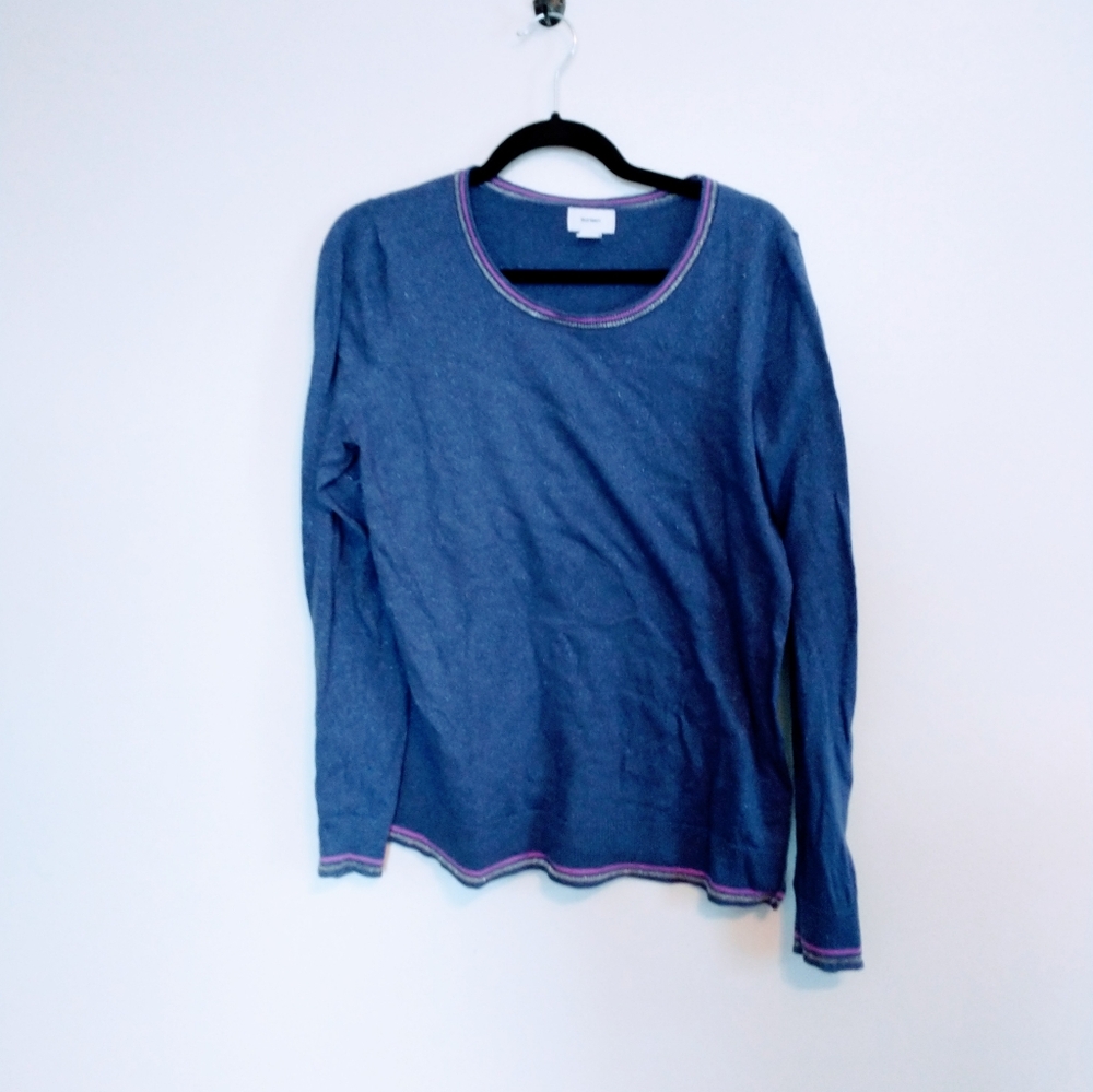 Old Navy people long sleeve light weight sweater with pink detail at the hem, cu